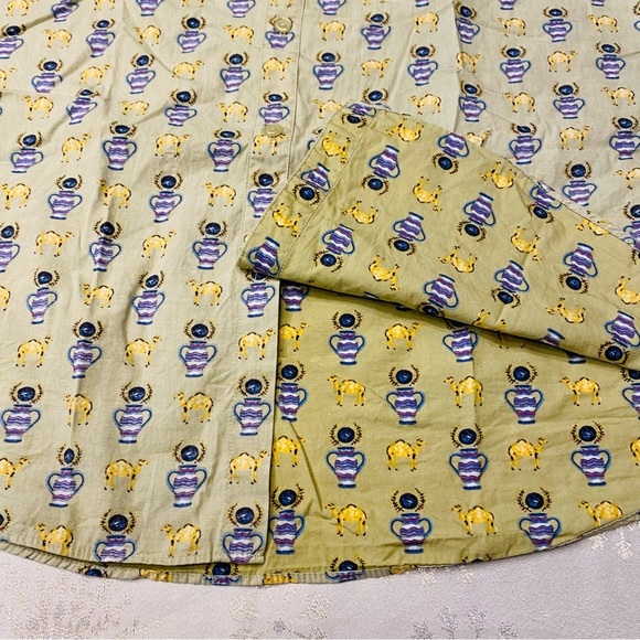 RVCA Camels & Urns Yellow Purple Short Sleeve Button Down Men’s Slim Large.    C - Picture 7 of 9